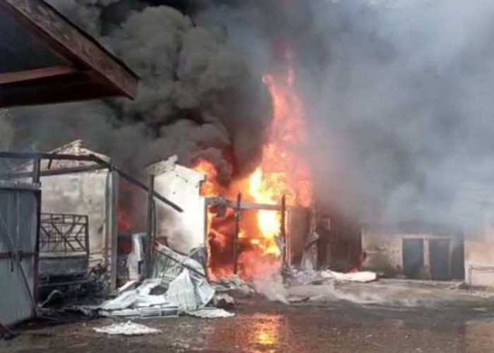 Gudang Penimbunan BBM di Lubuklinggau Sumsel Terbakar, Ada Korban Jiwa?