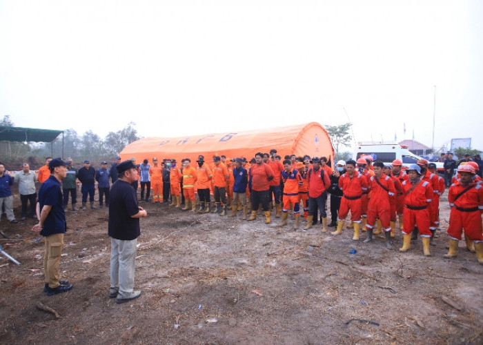 Bermalam di Posko Karhutla OKI, Gubernur Herman Deru Pimpin Apel dan Tekankan Keselamatan Petugas