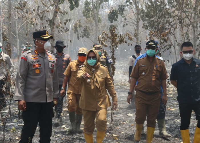 Karhutla Dekati Pemukiman Warga, Satgas Gabungan Kabupaten Muara Enim Maksimalkan Pemadaman