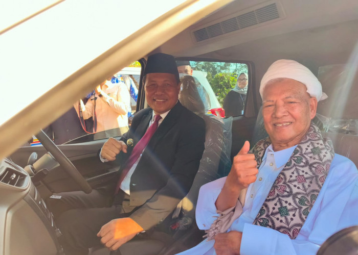 Dukung Pendidikan Keagamaan, 6 Pondok Pesantren di Muara Enim Terima Hibah Mobil Operasional