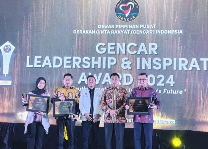 Selamat! Yulius Maulana Terima Penghargaan Leadership and Inspiratif Award 2024