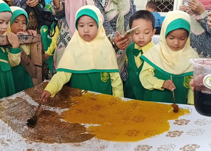 Kenalkan Batik Sejak Dini, Puluhan Siswa TK Kunjungi RBS Muara Enim