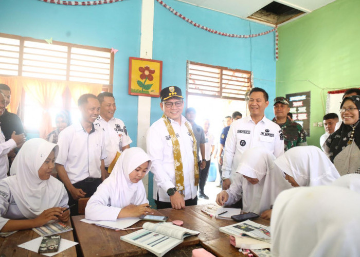 Kunjungi SMA Negeri 1 Ujan Mas, Pj Gubernur Sumsel Paparkan Bahaya Judi Online di Kalangan Pelajar