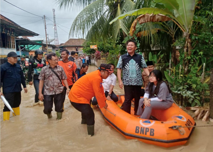 Datangi Lokasi Banjir di Muara Enim, Gubernur Sumatera Selatan Bilang Begini, Simak