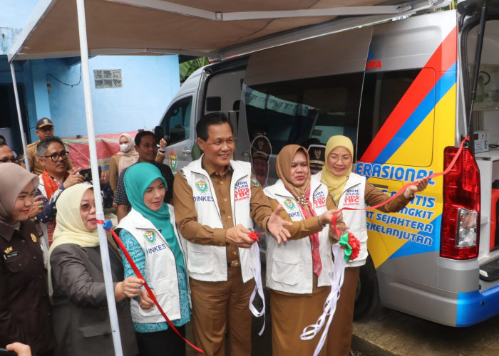 Bupati Edison Luncurkan Layanan Mobil Cek Kesehatan Gratis