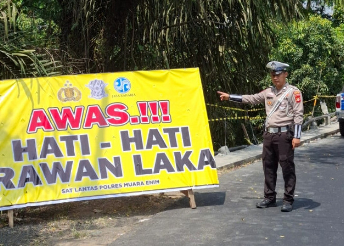 Antisipasi Kecelakaan Lalu Lintas, Satlantas Polres Muara Enim Pasang Spanduk Imbauan, Ini Isinya