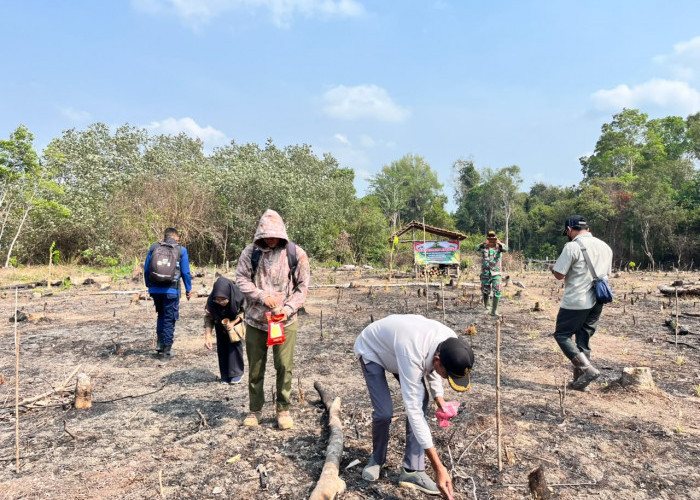 Sinergi Polri dan Warga Garap Lahan Jagung 5,5 Hektare di Desa Tanjung Dalam