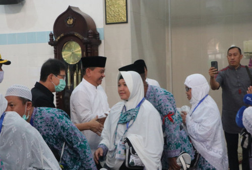 177 JCH Muara Enim Dilepas Menuju Asrama Haji Palembang 