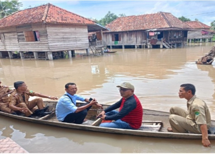 Sudah 5 Hari Ini Satu Desa Direndam Banjir, Warga Tetap Enggan Mengungsi