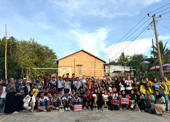 PT TeL PP Dukung Suksesnya Turnamen Voli 'Kades Cup' Desa Siku