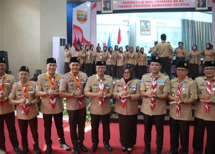Terima Lencana Pancawarsa IV, Plt Bupati Sumarni Dorong Pramuka Mandiri Pangan