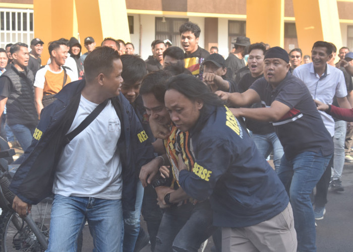 Massa Rusuh, Ini yang Dilakukan Polres Muara Enim