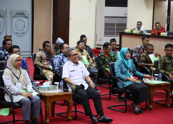 Presiden Jokowi Serahkan SK HUTSOS dan  TORA untuk 7 Kabupaten di Sumsel