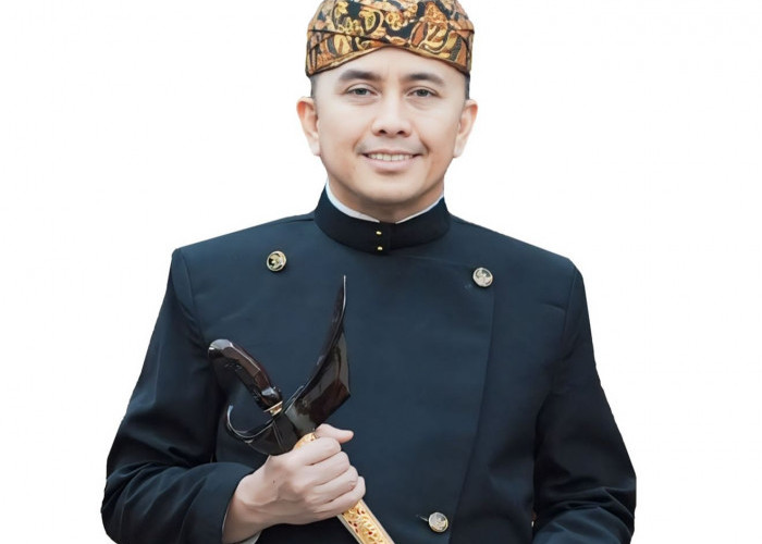 Selamat! Agus Fatoni Terima Gelar Kehormatan Kanjeng Raden Tumenggung dari Keraton Surakarta