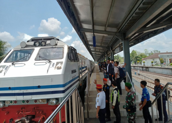 Lonjakan Penumpang Lebaran, KAI Tambah 1 Kereta Api