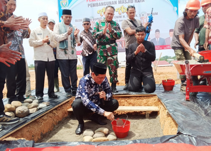Tunaikan Janji Kampanye, Anggota DPRD Muara Enim Bangun Masjid