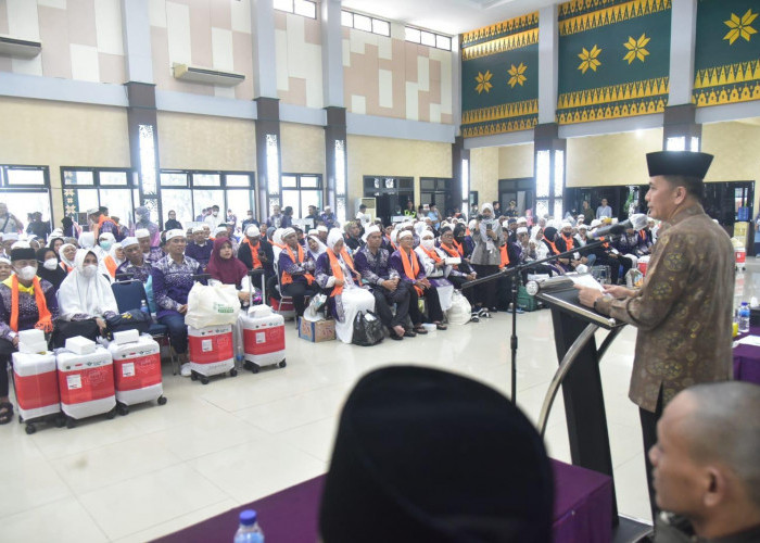 Pj Gubernur Sumsel Sambut Kepulangan 450 Jamaah Haji Kloter I Embarkasi Palembang