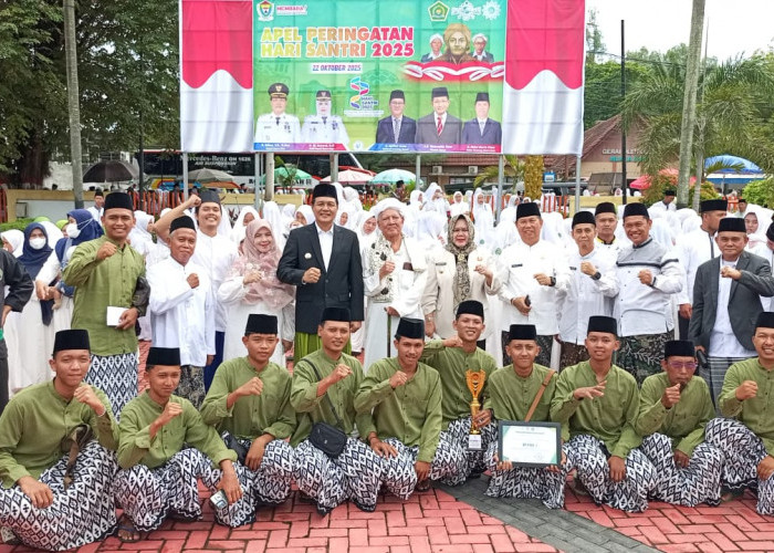 Bupati Edison Ajak Santri Jadi Penggerak Kemajuan Perubahan Zaman