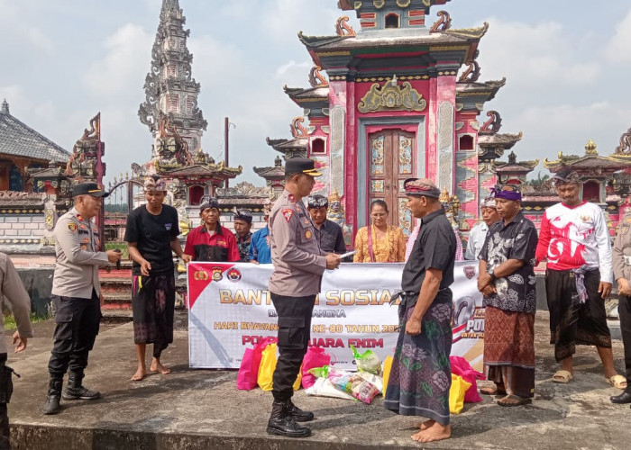 Gelar Bansos dan Baksos di Pura Bali Agung Air Talas