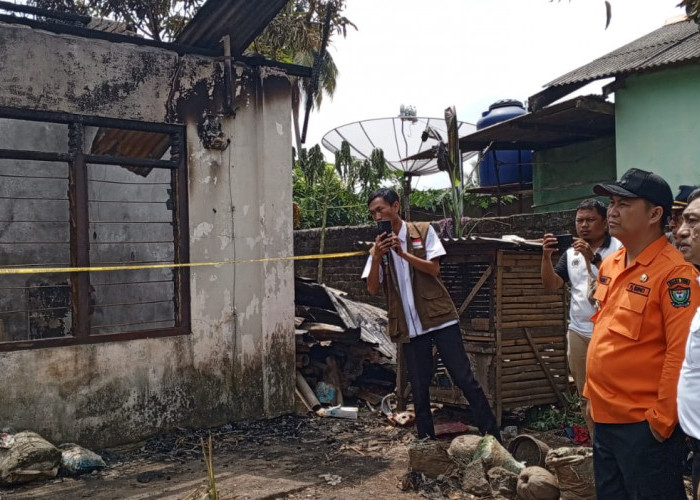 Tinjau Rumah Terbakar di Karang Asam Lawang Kidul, Pj Bupati Muara Enim Imbau Masyarakat Waspada Api