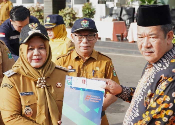 Serahkan SK Pensiun, Wabup Sumarni Apresiasi Asisten Pemerintahan dan Kesra