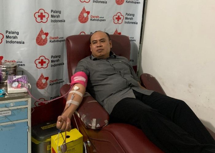 Kapolres Muara Enim Ajak Masyarakat Saling Membantu Sesama