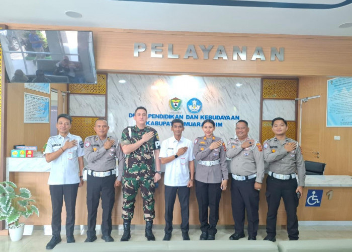 Satlantas Polres Muara Enim Bangun Karakter Kedisiplinan Siswa Lewat Pocil dan PKS