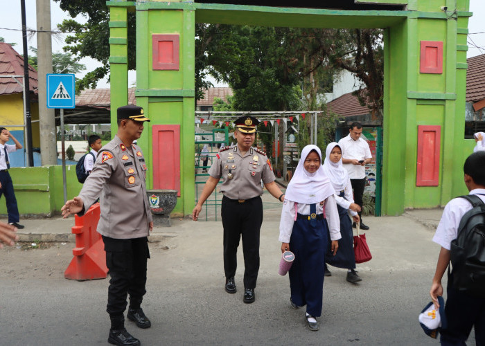Polres Muara Enim Beri Rasa Aman dan Keselamatan Pelajar