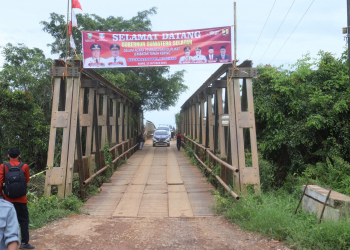 Gubernur Herman Deru Resmikan Groundbreaking Pembangunan Jembatan Tanah Kering