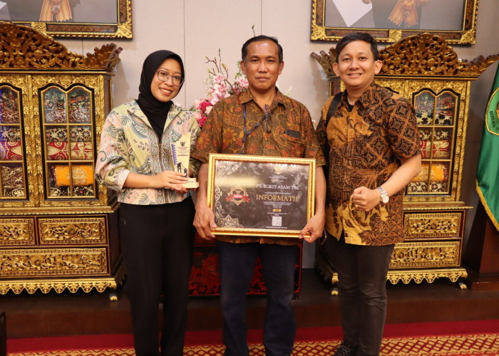 Komitmen Transparansi Berbuah Prestasi, PTBA Raih Anugerah Keterbukaan Informasi Publik 2025