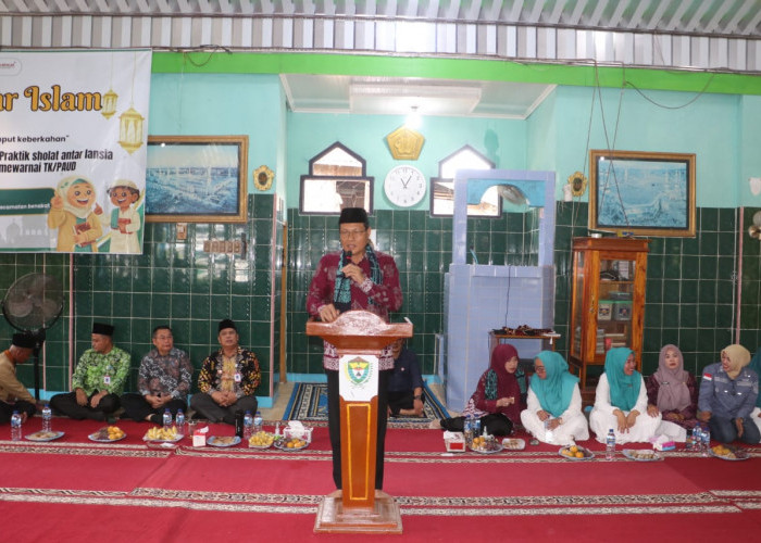 Bupati Edison Beri Santunan kepada Guru Ngaji