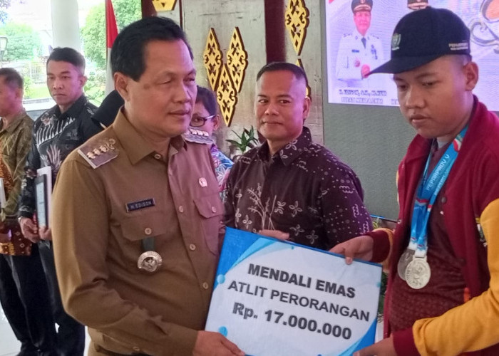 Bupati Muara Enim Beri Bonus Rp2,3 Miliar untuk Atlet Peparprov 2025