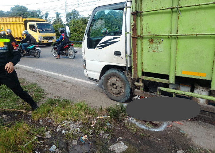 Penumpang Sepeda Motor di Muara Enim Meninggal Dunia di Tempat Karena Terlindas Truk