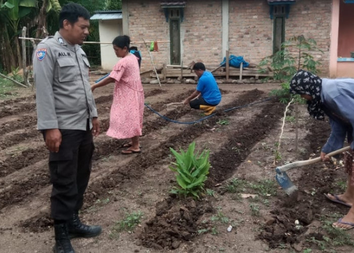 Bhabinkamtibmas Polsek Tanjung Agung Ajak Warga Desa Pagar Jati Wujudkan Ketahanan Pangan