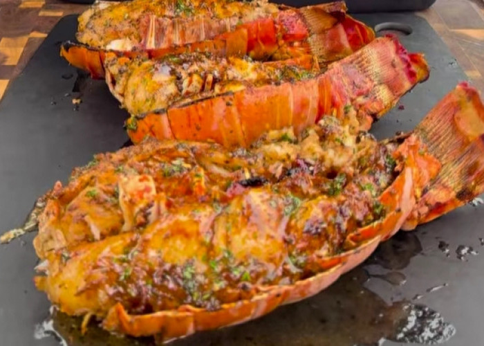 Ini Tips Aman Mengonsumsi Lobster Panggang