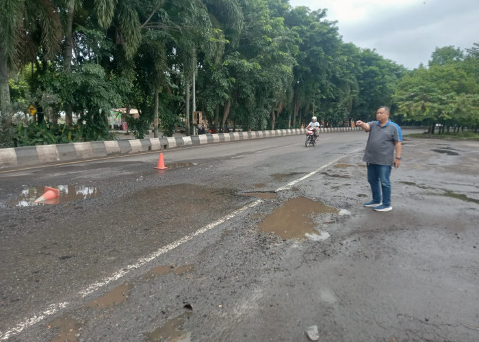 Anggota DPRD Minta BBPJN Sumsel Perbaiki Jalan Rusak di Muara Enim