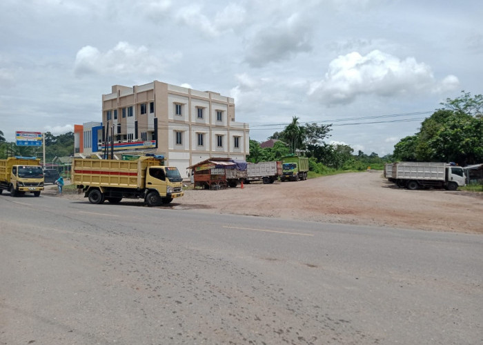 Masyarakat Persoalkan Mobilisasi Angkutan Batu Bara PT DBU Melintasi Jalan Umum Dalam Kota