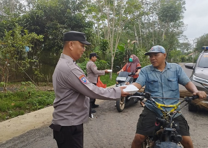 Polsek Rambang Gelar Jumat Berkah Berbagi Nasi Kotak