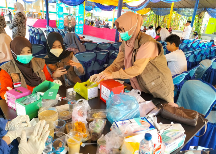 Awasi Penggunaan Bahan Pangan Berbahaya, Dinas Kesehatan Muara Enim Cek Makanan di Pasar Ramadan