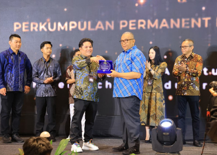 Kemnaker: Sertifikasi Jadi Kunci Pastikan Kompetensi Tenaga Kerja Permanent Makeup