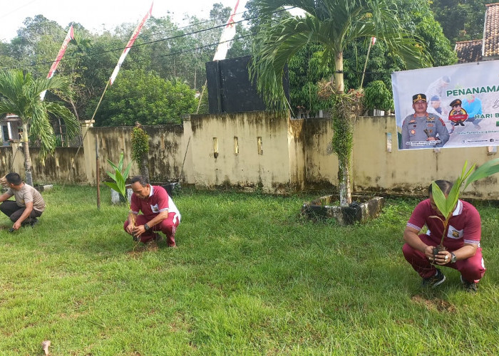 Polsek Rambang Tanam 50 Pohon Wujud Kepedulian Lingkungan