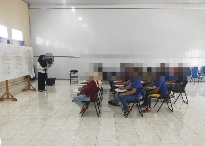 Belasan Warga Binaan Lapas Kelas IIB Muara Enim Ikuti Pendidikan Kesetaraan