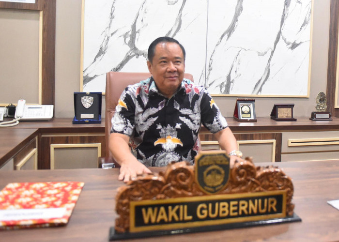 Cik Ujang Terharu Bisa Tempati Ruang Kerja Wakil Gubernur Sumsel