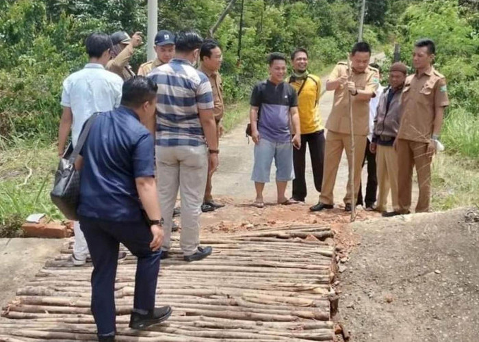 Bupati Kurniawan Pastikan Jembatan Sungai Air Durian Dibangun Tahun Depan