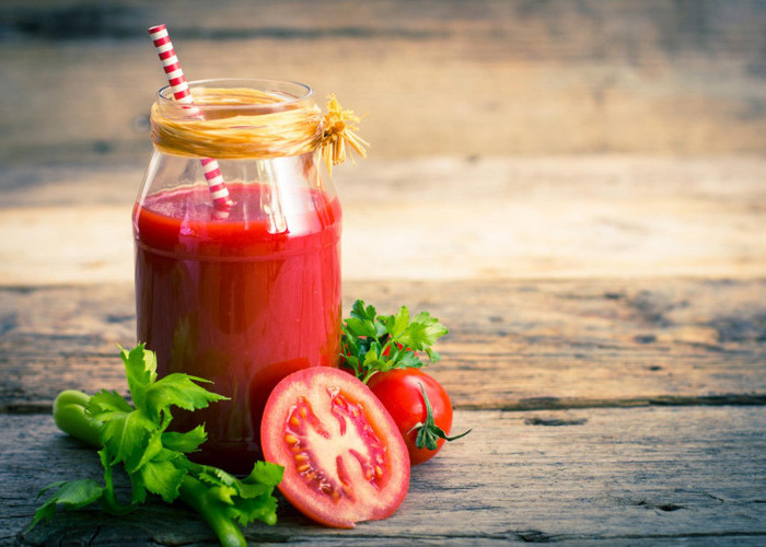 Jangan Diragukan, Ini 11 Khasiat Jus Tomat untuk Kesehatan yang Jarang Diketahui Orang