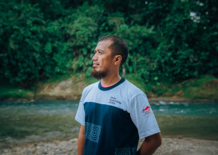 Kisah Ritno Kurniawan: Dari Penebang Kayu ke Pemandu Ekowisata