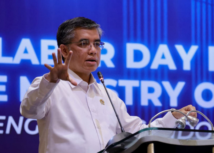 Menaker Yassierli Tegaskan Kesempatan Kerja Tetap Terbuka di Tengah Tantangan Global