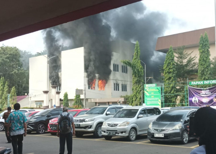 Gedung di Politeknik Negeri Sriwijaya Palembang Terbakar, Ini Dugaan Penyebabnya