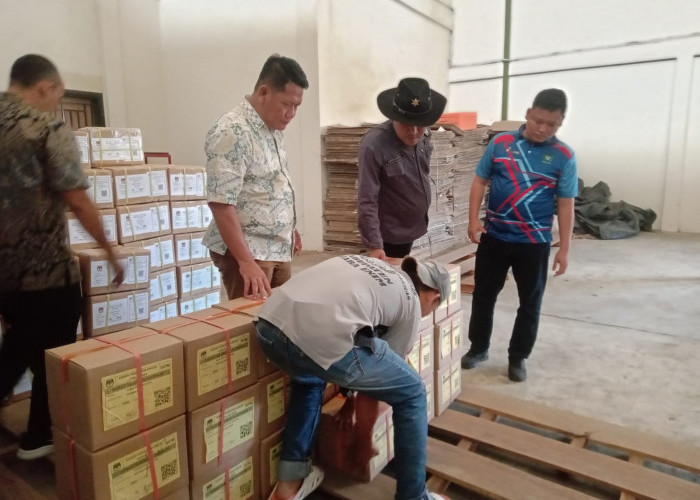 KPU Muara Enim Siap Lakukan Penyortiran dan Pelipatan Surat Suara