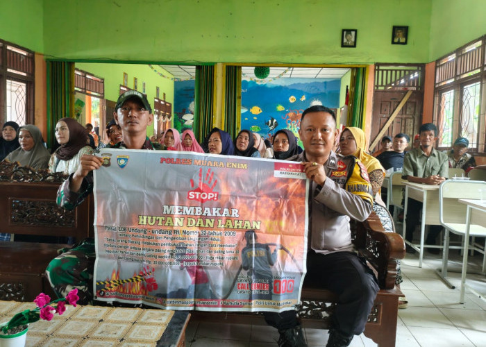 Bhabinkamtibmas Polres Muara Enim Sampaikan Pesan Kamtibmas dan Cegah Karhutla